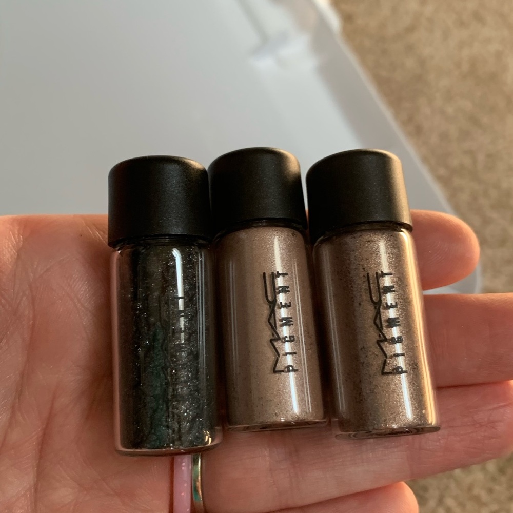 Set of three mini Mac pigments